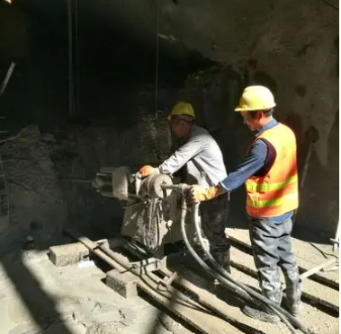 幸福路街道水下抗分散灌浆料特点 水下不分散注浆料介绍